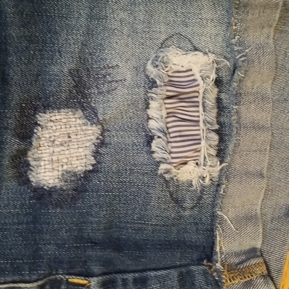 Mossimo Shorts - Picture 3 of 5